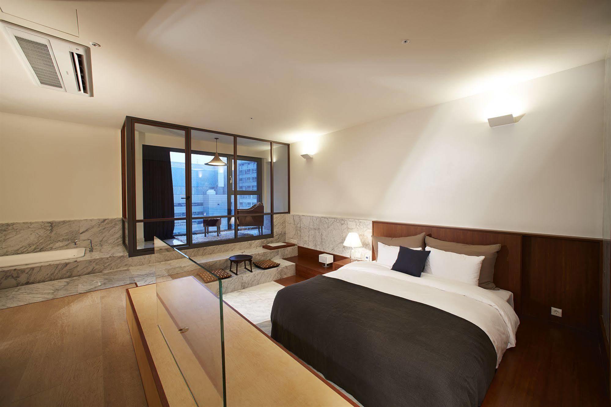 Snow Hotel Сеул Экстерьер фото