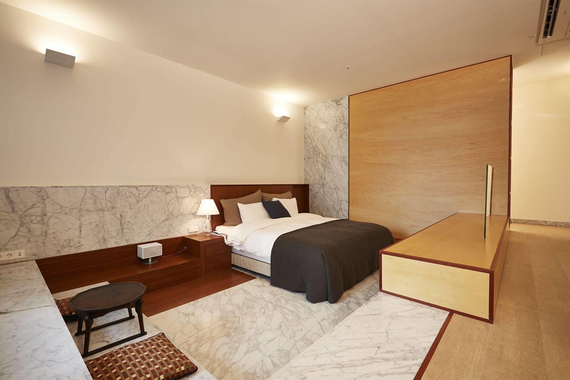 Snow Hotel Сеул Экстерьер фото